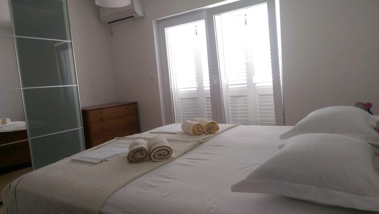 Olive * Gradac (Split-Dalmatia)